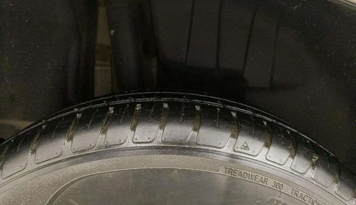 2020 Maruti Swift VXI, Petrol, Manual, 43,468 km, Right Rear Tyre Tread