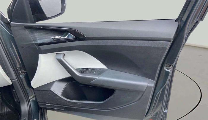2021 Skoda KUSHAQ STYLE 1.5L TSI MT, Petrol, Manual, 65,849 km, Driver Side Door Panels Control