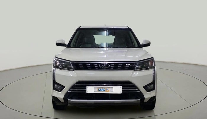 2021 Mahindra XUV300 W8 (O) 1.5 DIESEL AMT DUAL TONE, Diesel, Automatic, 66,857 km, Front