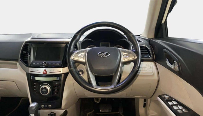2021 Mahindra XUV300 W8 (O) 1.5 DIESEL AMT DUAL TONE, Diesel, Automatic, 66,857 km, Steering Wheel Close Up