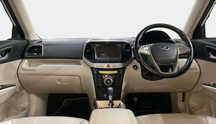 2021 Mahindra XUV300 W8 (O) 1.5 DIESEL AMT DUAL TONE, Diesel, Automatic, 66,857 km, Dashboard