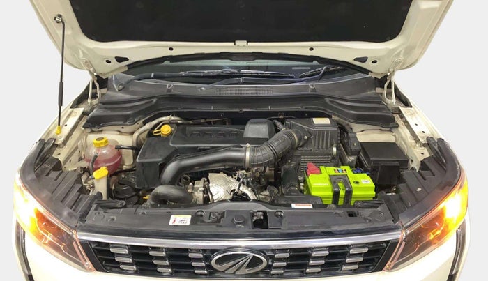 2021 Mahindra XUV300 W8 (O) 1.5 DIESEL AMT DUAL TONE, Diesel, Automatic, 66,857 km, Engine View