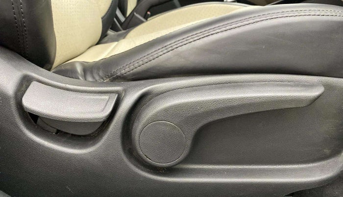 2019 Hyundai Verna 1.6 SX (O) CRDI MT, Diesel, Manual, 66,334 km, Driver Side Adjustment Panel
