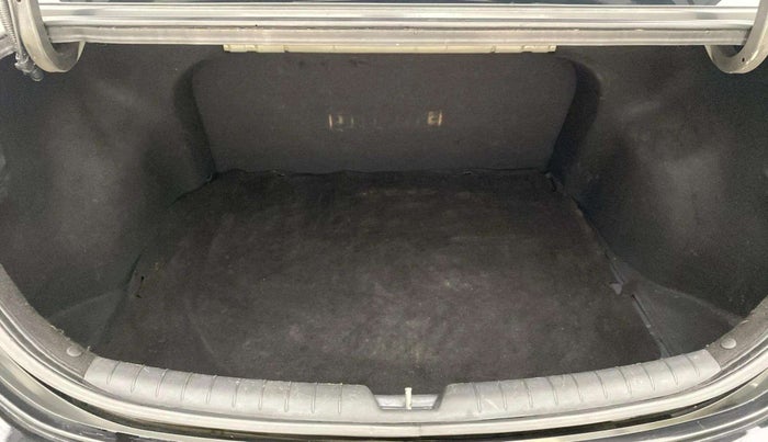 2019 Hyundai Verna 1.6 SX (O) CRDI MT, Diesel, Manual, 66,334 km, Boot Inside