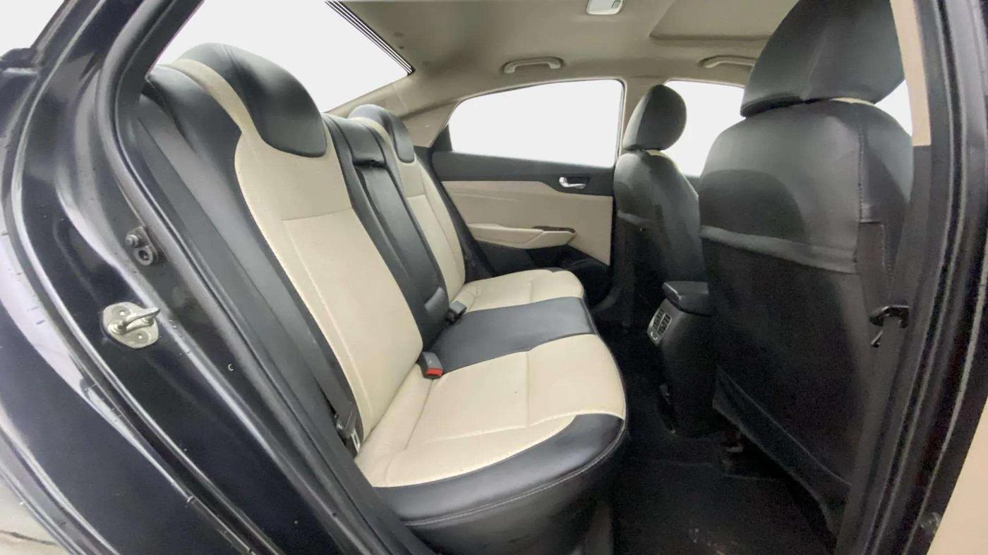 2019 Hyundai Verna 1.6 SX (O) CRDI MT, Diesel, Manual, 66,334 km, Right Side Rear Door Cabin