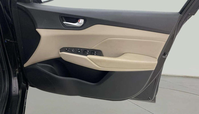 2019 Hyundai Verna 1.6 SX (O) CRDI MT, Diesel, Manual, 66,334 km, Driver Side Door Panels Control