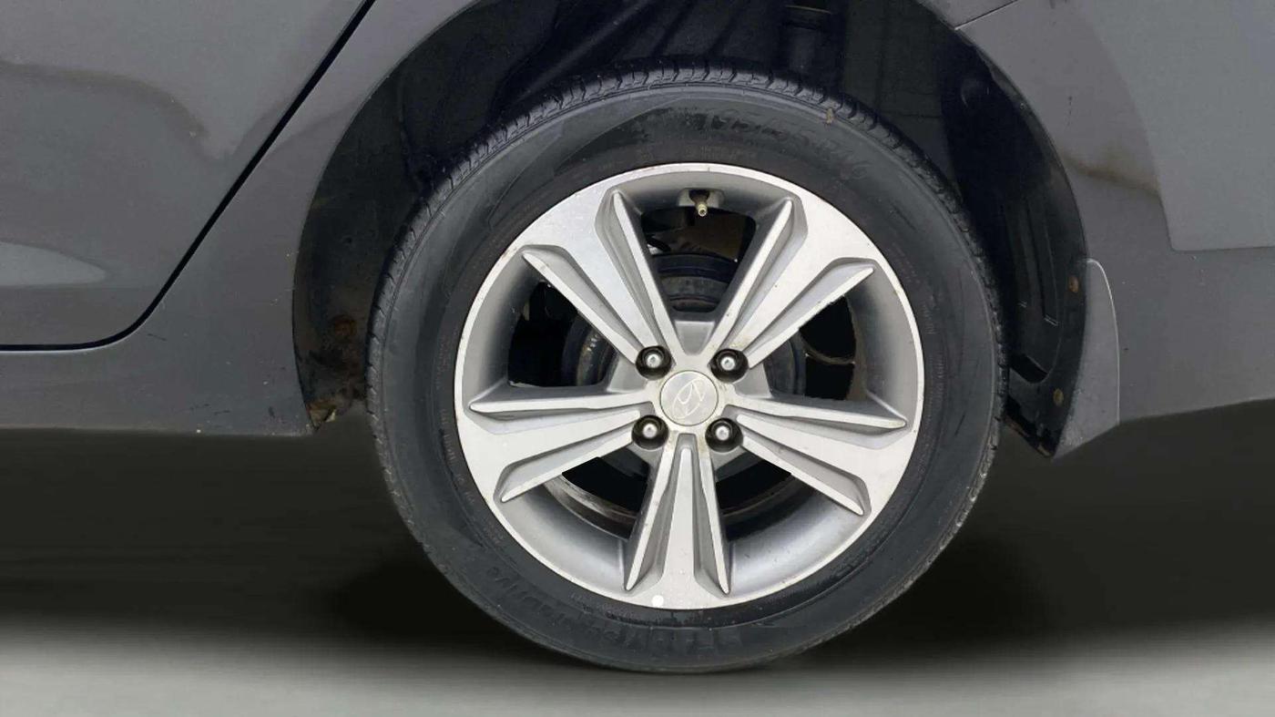 2019 Hyundai Verna 1.6 SX (O) CRDI MT, Diesel, Manual, 66,334 km, Left Rear Wheel