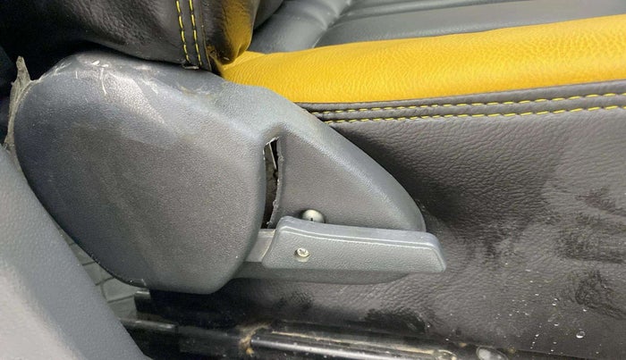 2016 Maruti Alto 800 VXI, Petrol, Manual, 27,220 km, Driver Side Adjustment Panel
