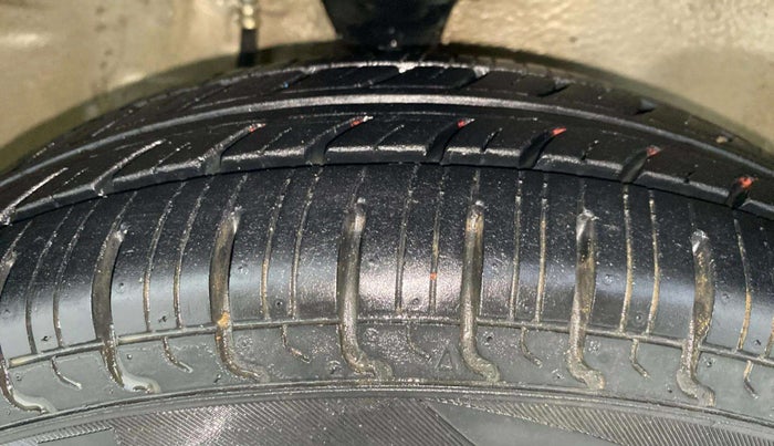 2016 Maruti Alto 800 VXI, Petrol, Manual, 27,220 km, Right Front Tyre Tread