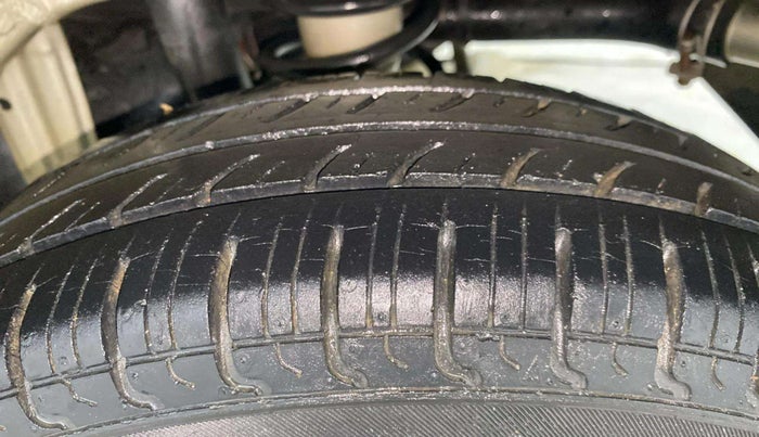 2016 Maruti Alto 800 VXI, Petrol, Manual, 27,220 km, Left Rear Tyre Tread