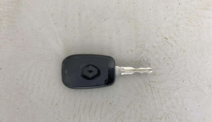 2021 Renault TRIBER RXE MT, Petrol, Manual, 67,771 km, Key Close Up