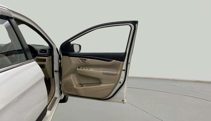 2017 Maruti Ciaz ALPHA 1.4 PETROL, Petrol, Manual, 1,29,079 km, RHS Front Door