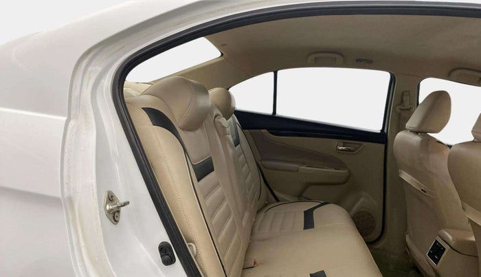 2017 Maruti Ciaz ALPHA 1.4 PETROL, Petrol, Manual, 1,29,079 km, Right Side Rear Door Cabin
