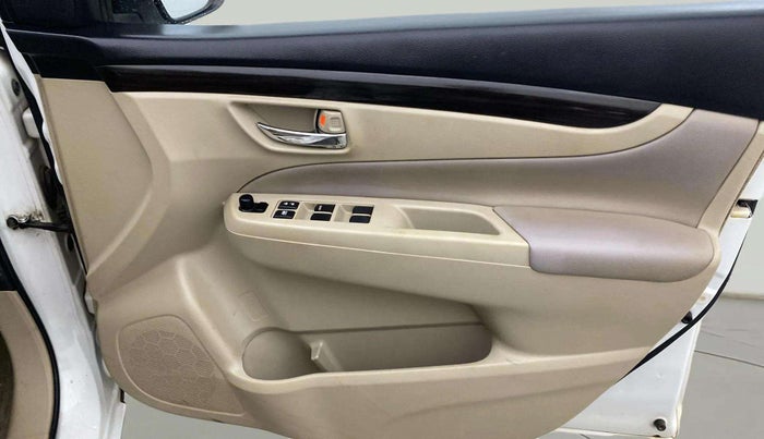 2017 Maruti Ciaz ALPHA 1.4 PETROL, Petrol, Manual, 1,29,079 km, Driver Side Door Panels Control