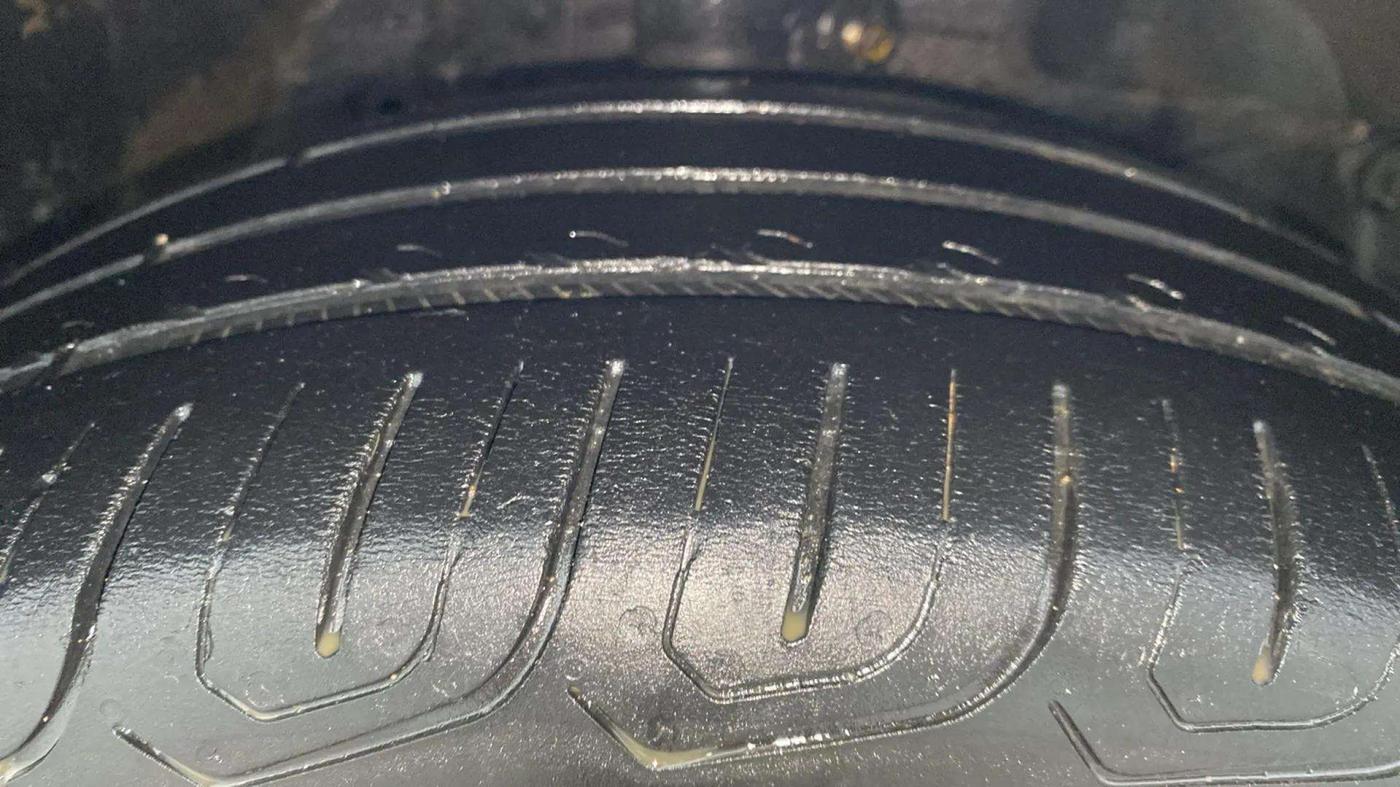 2018 Honda Brio VX AT, Petrol, Automatic, 63,183 km, Right Front Tyre Tread
