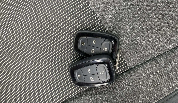 2021 Tata ALTROZ XZ PETROL, Petrol, Manual, 22,110 km, Key Close Up