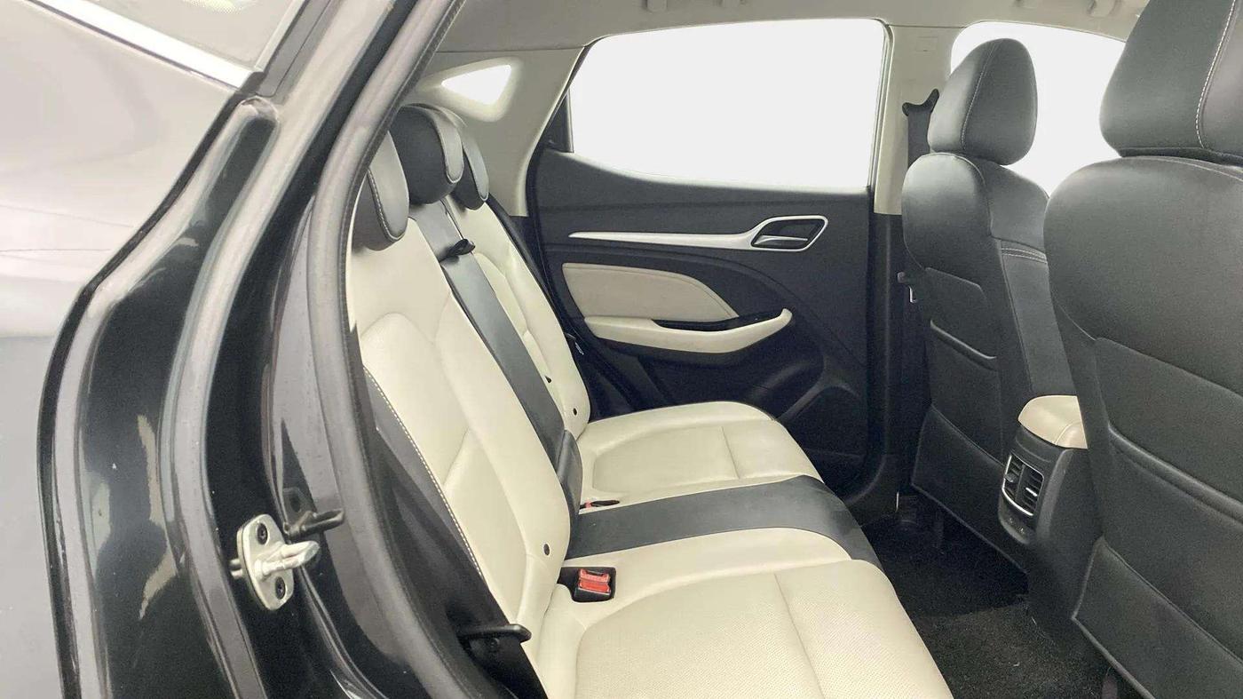 2022 MG ASTOR SMART 1.5 MT, Petrol, Manual, 75,699 km, Right Side Rear Door Cabin
