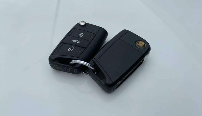 2021 Skoda KUSHAQ ACTIVE 1.0L TSI MT, Petrol, Manual, 66,298 km, Key Close Up
