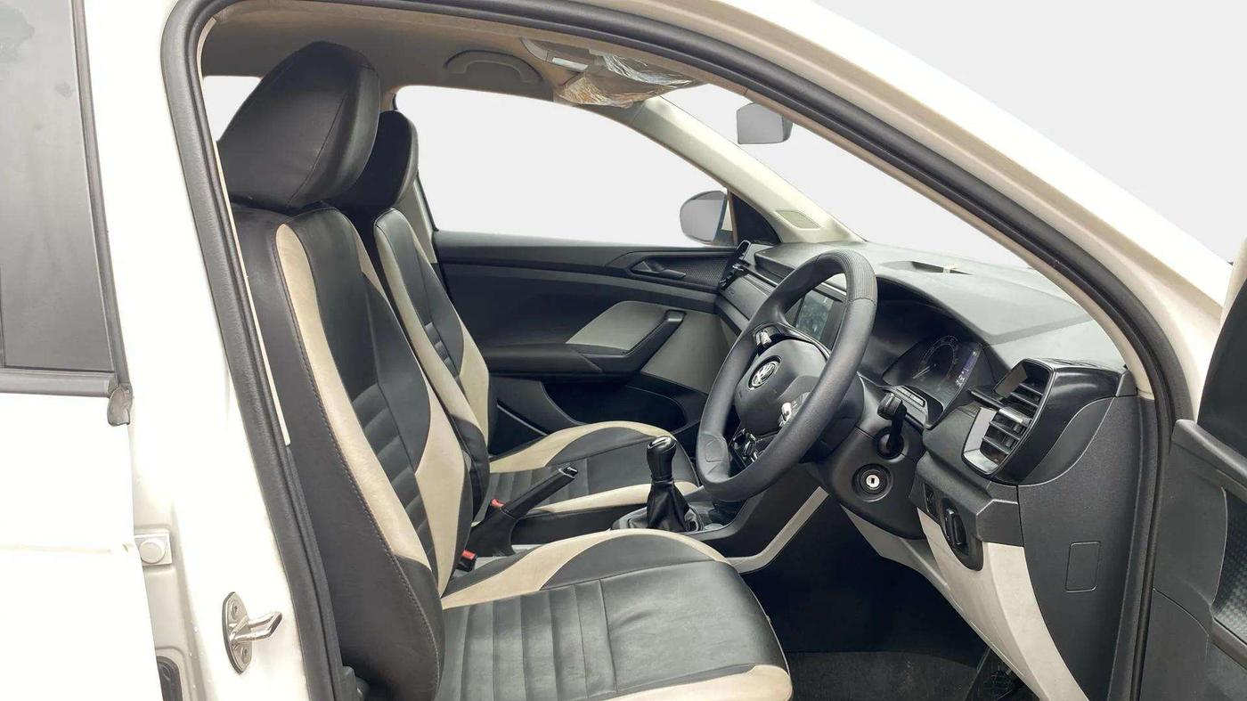 2021 Skoda KUSHAQ ACTIVE 1.0L TSI MT, Petrol, Manual, 66,640 km, Right Side Front Door Cabin