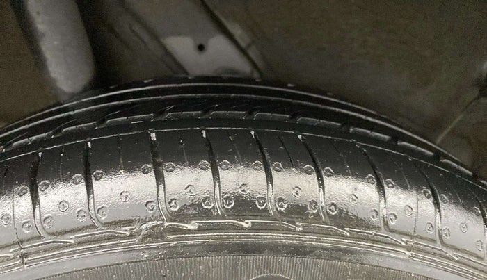 2021 Hyundai VENUE S 1.2, Petrol, Manual, 32,906 km, Right Rear Tyre Tread