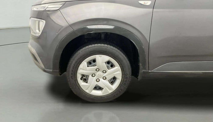 2021 Hyundai VENUE S 1.2, Petrol, Manual, 32,906 km, Left Front Wheel