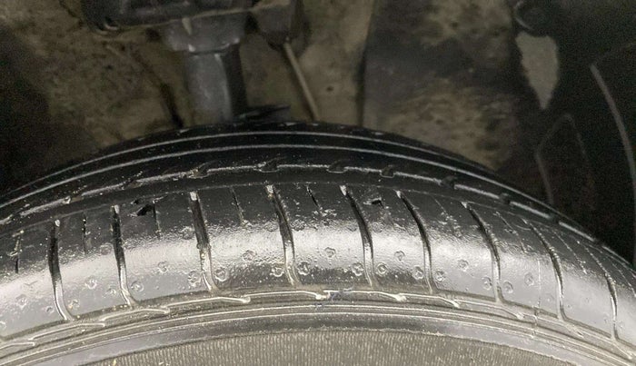 2021 Hyundai VENUE S 1.2, Petrol, Manual, 32,906 km, Right Front Tyre Tread