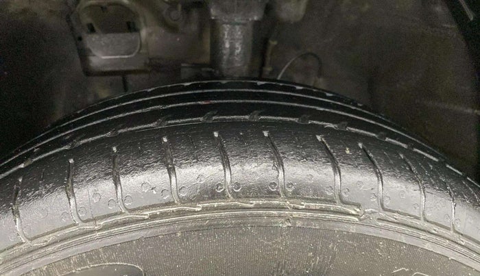 2021 Hyundai VENUE S 1.2, Petrol, Manual, 32,906 km, Left Front Tyre Tread