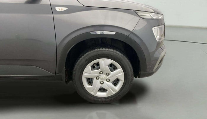 2021 Hyundai VENUE S 1.2, Petrol, Manual, 32,906 km, Right Front Wheel