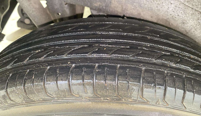 2015 Maruti Wagon R 1.0 LXI CNG, CNG, Manual, 94,146 km, Right Rear Tyre Tread