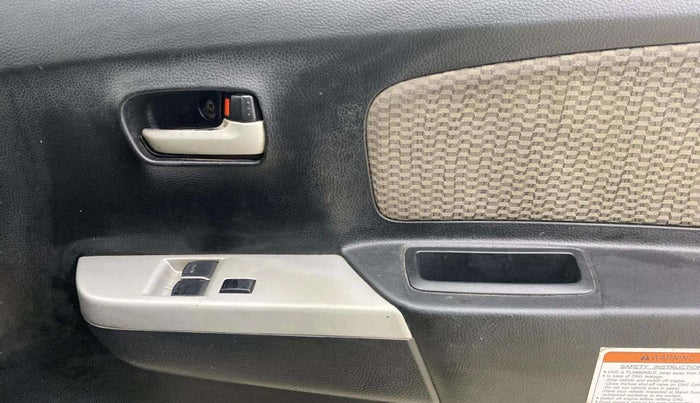 2015 Maruti Wagon R 1.0 LXI CNG, CNG, Manual, 94,146 km, Driver Side Door Panels Control