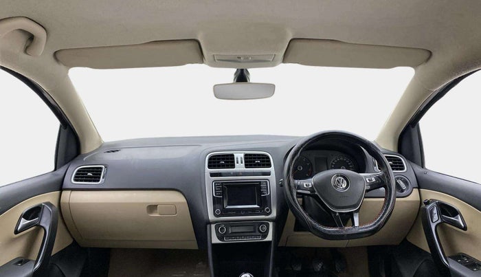 2016 Volkswagen Ameo HIGHLINE1.2L, Petrol, Manual, 72,105 km, Dashboard