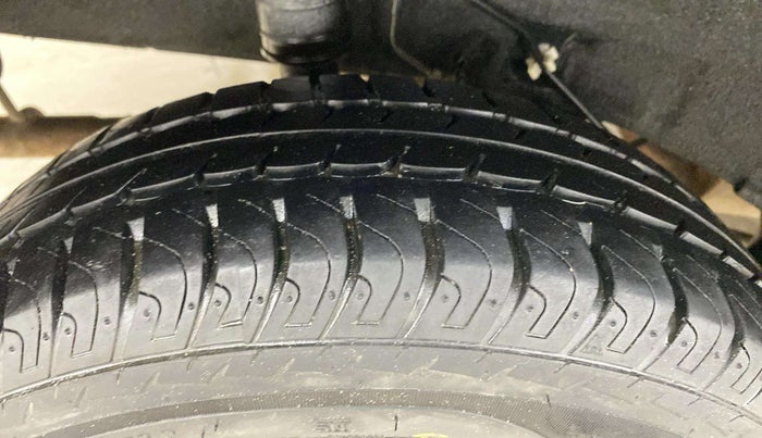 2017 Datsun Go T, Petrol, Manual, 12,885 km, Right Rear Tyre Tread