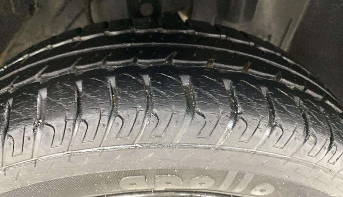 2017 Datsun Go T, Petrol, Manual, 12,885 km, Right Front Tyre Tread