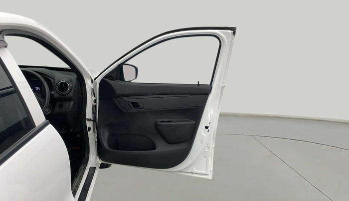 2024 Renault Kwid RXL(O) 1.0L AMT, Petrol, Automatic, 8,676 km, RHS Front Door