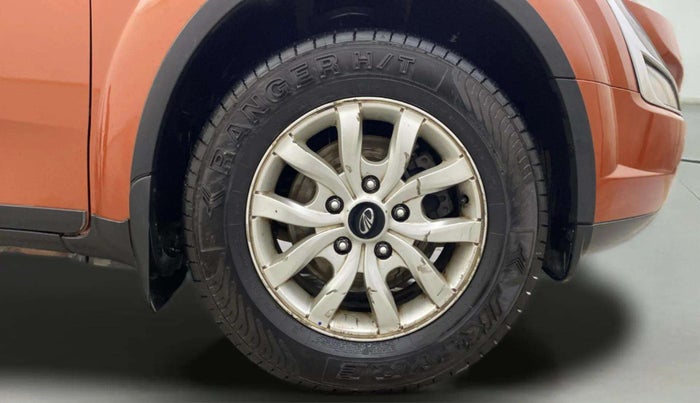 2015 Mahindra XUV500 W8, Diesel, Manual, 77,513 km, Right Front Wheel
