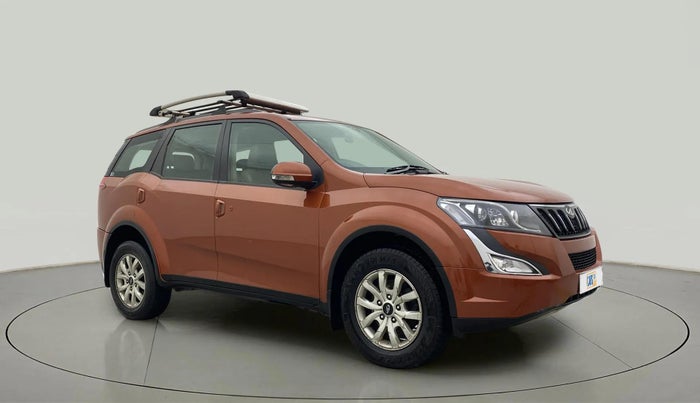 2015 Mahindra XUV500 W8, Diesel, Manual, 77,513 km, Right Front Diagonal