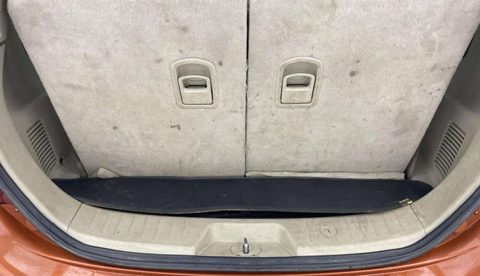 2015 Mahindra XUV500 W8, Diesel, Manual, 77,513 km, Boot Inside