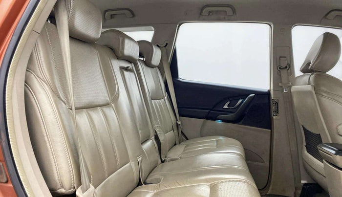 2015 Mahindra XUV500 W8, Diesel, Manual, 77,513 km, Right Side Rear Door Cabin