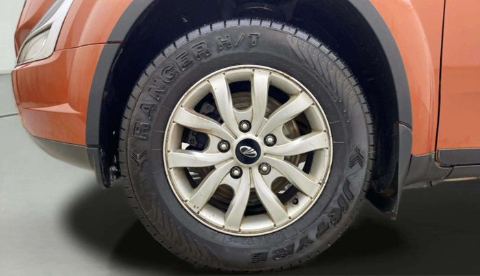 2015 Mahindra XUV500 W8, Diesel, Manual, 77,513 km, Left Front Wheel