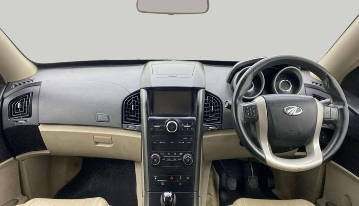 2015 Mahindra XUV500 W8, Diesel, Manual, 77,513 km, Dashboard