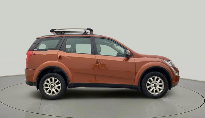 2015 Mahindra XUV500 W8, Diesel, Manual, 77,513 km, Right Side View
