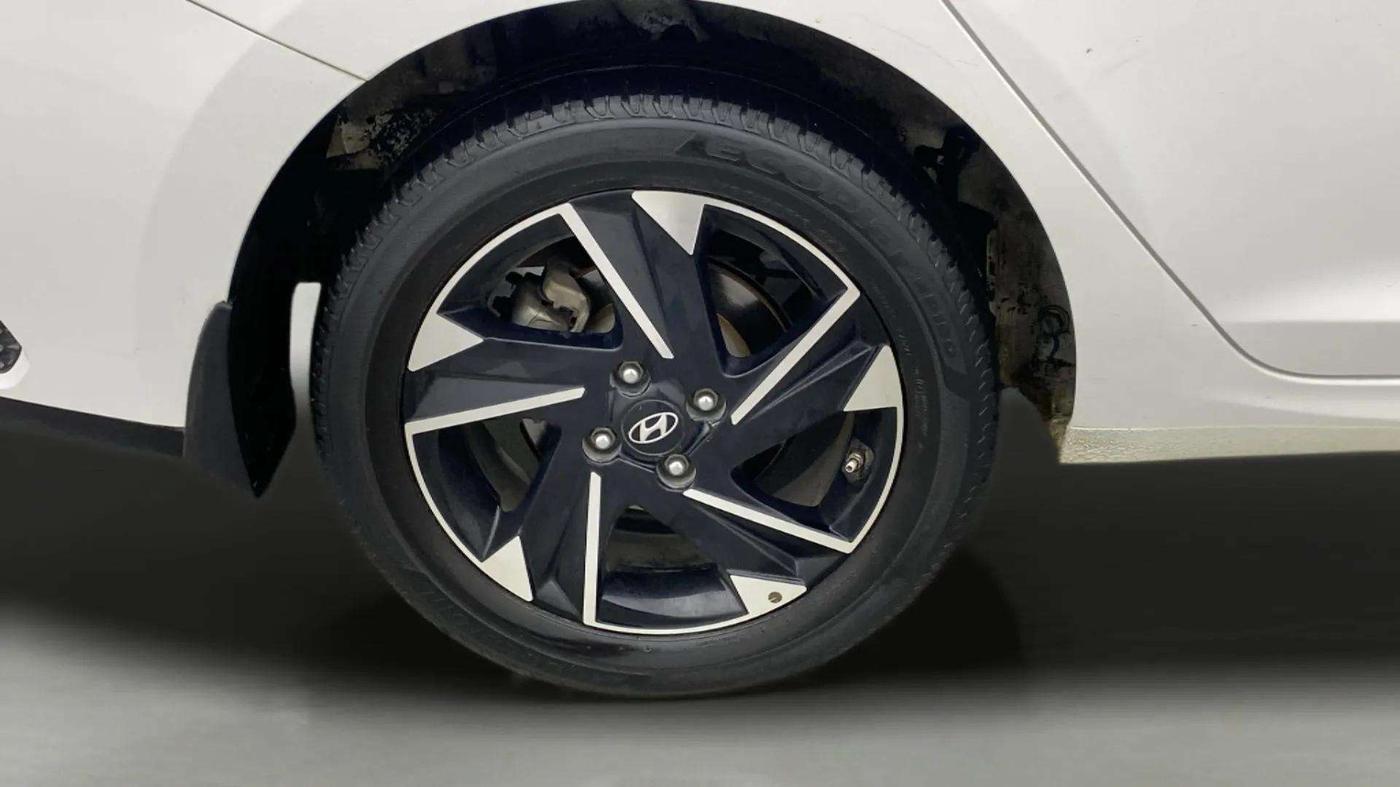 2022 Hyundai Verna SX (O) 1.0 TURBO DCT, Petrol, Automatic, 58,231 km, Right Rear Wheel
