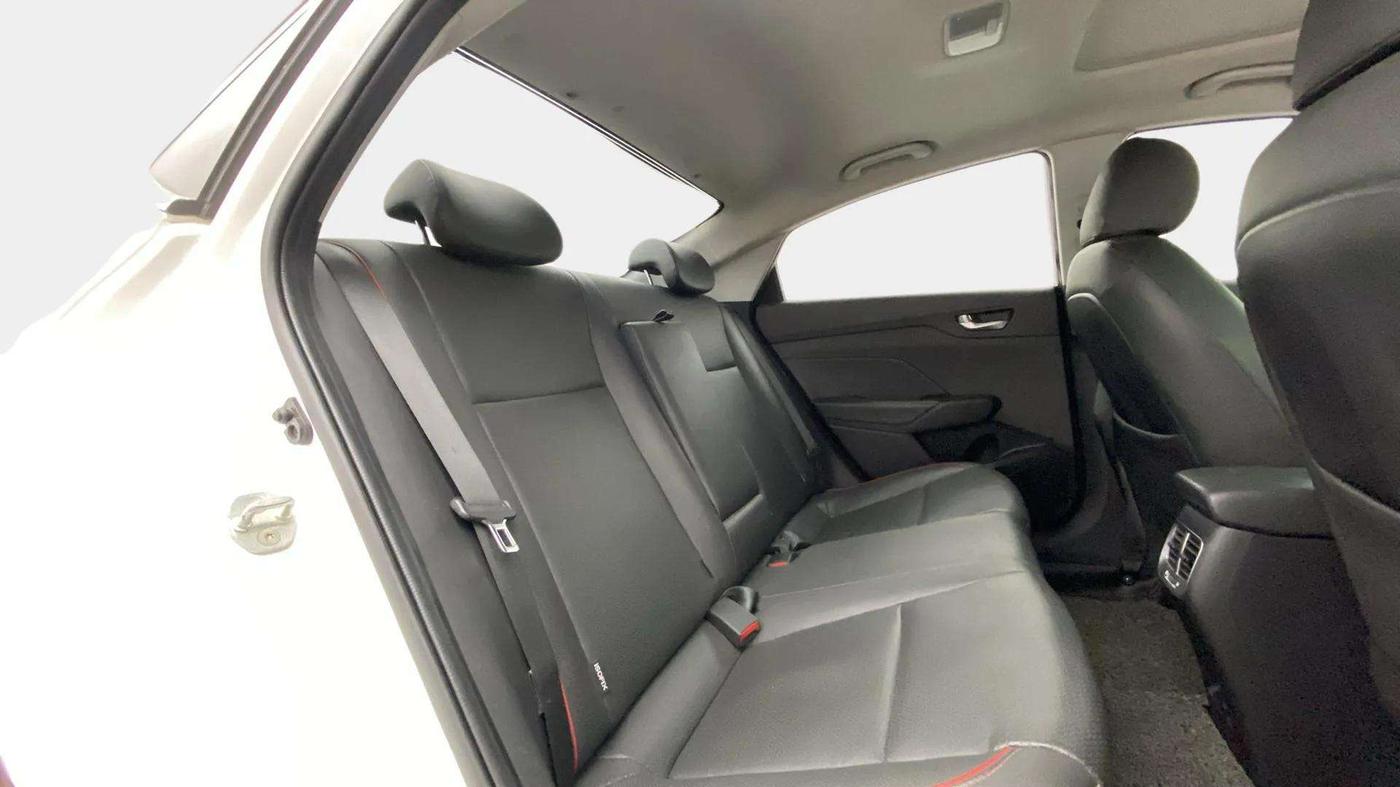 2022 Hyundai Verna SX (O) 1.0 TURBO DCT, Petrol, Automatic, 58,231 km, Right Side Rear Door Cabin