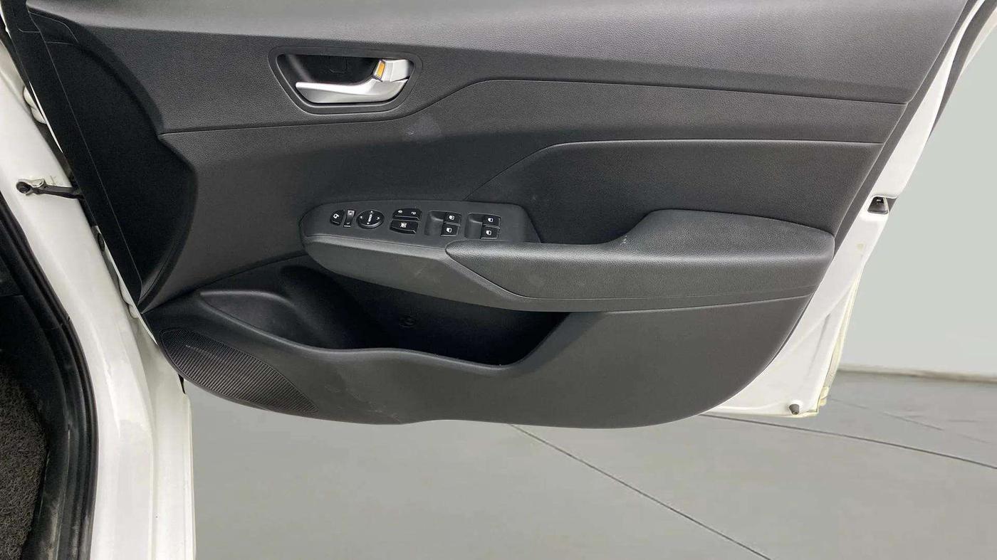 2022 Hyundai Verna SX (O) 1.0 TURBO DCT, Petrol, Automatic, 58,231 km, Driver Side Door Panels Control