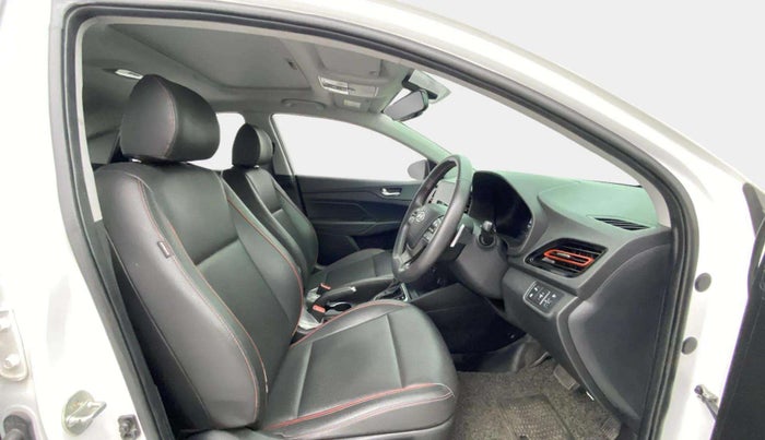 2022 Hyundai Verna SX (O) 1.0 TURBO DCT, Petrol, Automatic, 58,231 km, Right Side Front Door Cabin