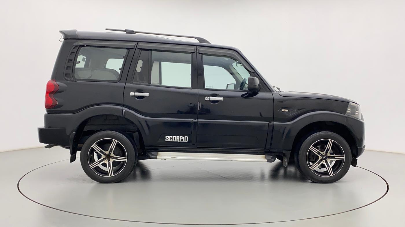 2019 Mahindra Scorpio S5, Diesel, Manual, 74,040 km, Right Side View