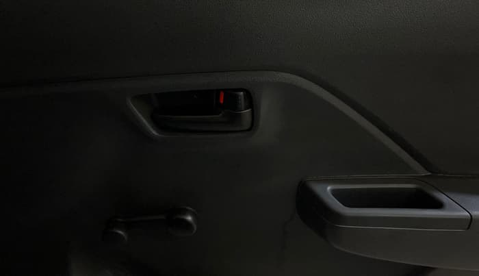 2025 Maruti Alto K10  LXi CNG, CNG, Manual, 18,282 km, Driver Side Door Panels Control