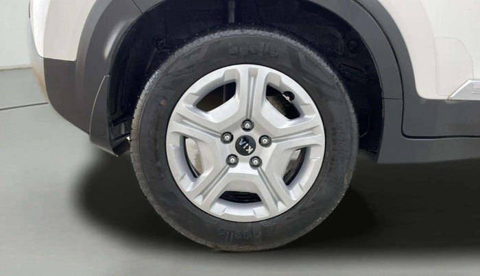 2020 KIA SONET HTK PLUS 1.0 IMT, Petrol, Manual, 13,303 km, Right Rear Wheel
