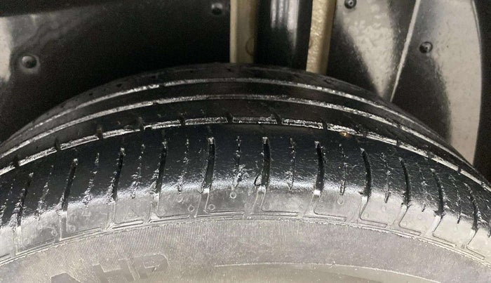 2022 MG HECTOR SHINE 1.5 PETROL TURBO MT, Petrol, Manual, 52,701 km, Right Front Tyre Tread