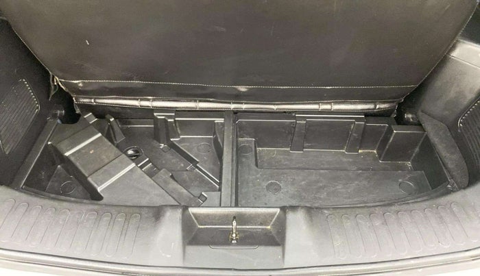 2022 MG HECTOR SHINE 1.5 PETROL TURBO MT, Petrol, Manual, 52,701 km, Boot Open Zoomed View